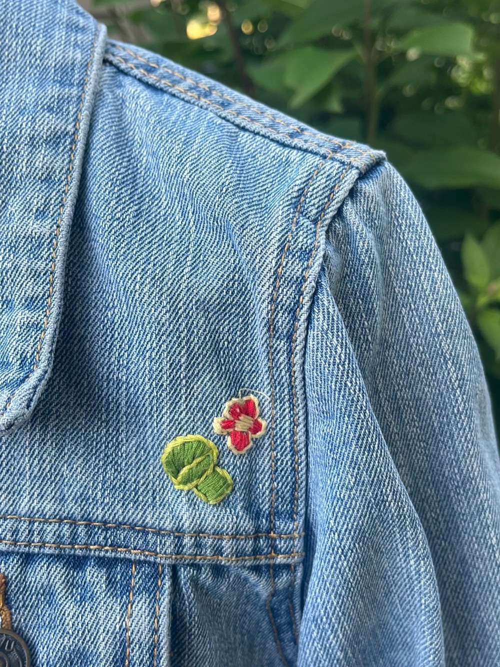 Ivy Jane Denim Jacket with Colorful Embroidered Peace sign and Flowers size S - Picture 9 of 15